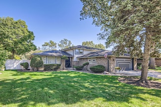 10537 S Lori Ln, Palos Hills, IL 60465
