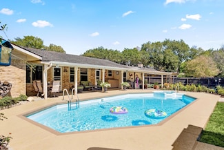 1115 Gardenia Dr, New Braunfels, TX 78130