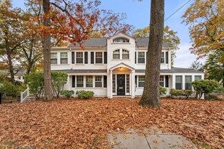575 Chestnut St, Waban, MA 02468