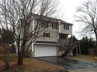 21 Crescent St, Wareham, MA 02538