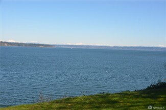 17201 Kinnear Rd NE, Bainbridge Island, WA 98110