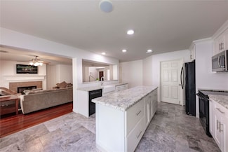 13907 Bonnetbriar Ln, Sugar Land, TX 77498