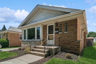 6334 N Kildare Ave, Chicago, IL 60646