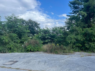 18 Hazel St, Auburn, ME 04210