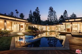 1061 Loma Vista Dr, Beverly Hills, CA 90210