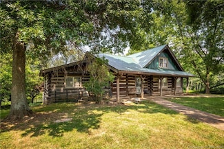 10740 E Goss School Rd, Pekin, IN 47165