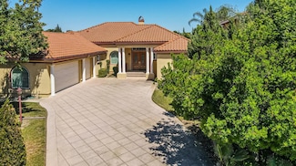 701 Meadowood Dr, Woodland, CA 95695