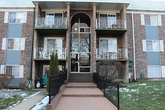 1509 N Windsor Dr Unit 203, Arlington Heights, IL 60004