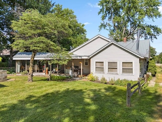 7547 Auburn Rd, Fort Wayne, IN 46825