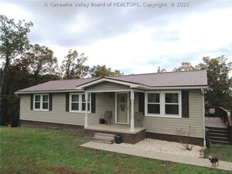 680 W Union Rd, Clendenin, WV 25045