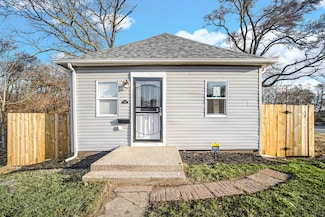 734 E 41st Ave, Gary, IN 46409