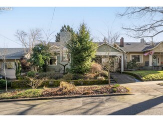 3704 NE Couch St, Portland, OR 97232