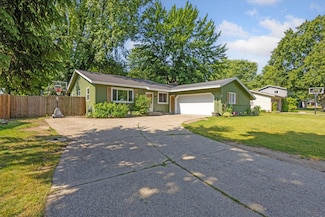 6144 Del Cano Dr SE, Grand Rapids, MI 49546