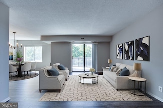 8370 Greensboro Dr Unit 804, McLean, VA 22102