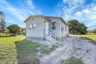 711 N 17th St, Fort Pierce, FL 34950