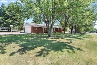 300 Arlington Dr, Scott City, MO 63780