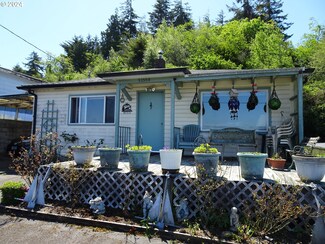 93554 Mccullum Ln, Coos Bay, OR 97420