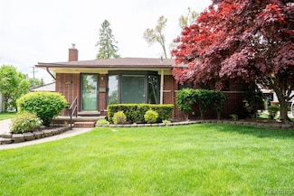2450 Sherwood St, Trenton, MI 48183