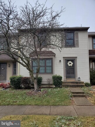 20 Paxton Ct, Sterling, VA 20165