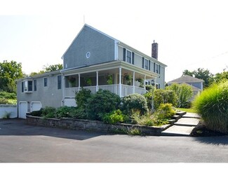 28 Standish St, Marshfield, MA 02050