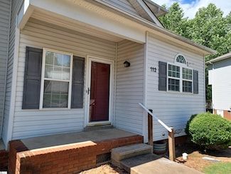 112 Huntress Dr, Greer, SC 29651