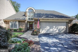 259 Willow Valley Dr, Lancaster, PA 17602