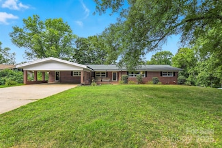 26 33rd Ave NW, Hickory, NC 28601