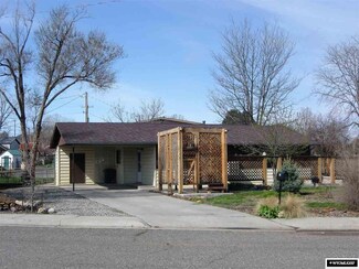 502 S 9th St, Thermopolis, WY 82443