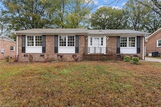 2407 Four Seasons Blvd, Greensboro, NC 27407