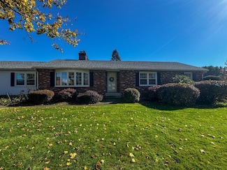 2 Scott Ln, Hadley, MA 01035