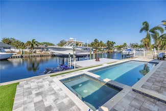 1467 52nd Ave NE, Saint Petersburg, FL 33703