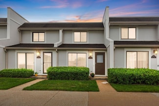 629 Robin Ct Unit 4, Grayslake, IL 60030