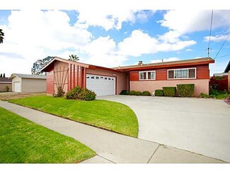 4960 Elm St, San Diego, CA 92102