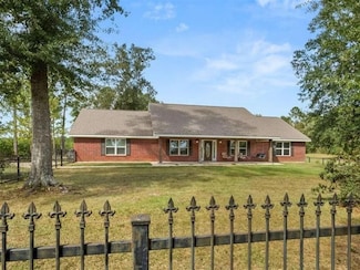 426 R Addison Rd, Anacoco, LA 71403
