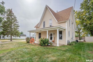 18 S Main St, Andrew, IA 52030