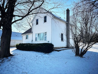 307 N Madison St, Friesland, WI 53923