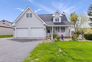 5901 Windy Knoll Ct, Loves Park, IL 61111