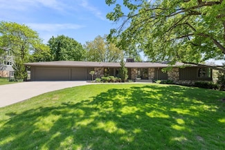 5709 Deville Dr, Edina, MN 55436