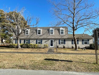 133 Charles St, Beaufort, NC 28516