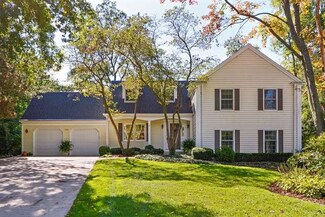 1038 Viking Ct, Batavia, IL 60510