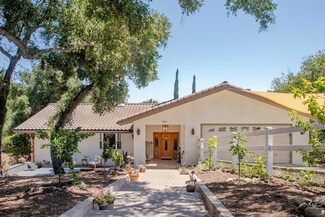 366 Sunset Ct, Oak View, CA 93022