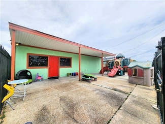 120 E St, Belle Chasse, LA 70037