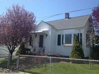 7 Lamphor St, Fall River, MA 02721