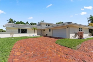 1961 NE 188th St, Miami, FL 33179