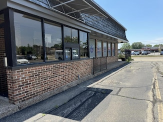 622 3 Mile Rd, Racine, WI 53402