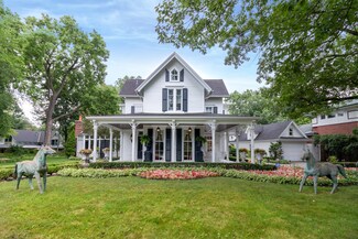 201 Scottswood Rd, Riverside, IL 60546