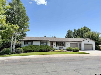 814 3rd Ave W, Kemmerer, WY 83101