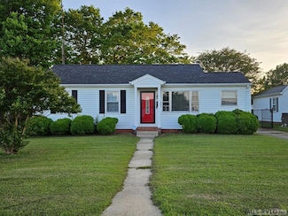 719 E 11th St, Roanoke Rapids, NC 27870