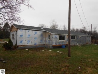 9660 Gruett Rd, Saint Louis, MI 48880