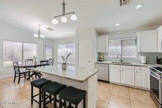 2731 E Fawn Dr, Phoenix, AZ 85042